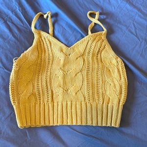 size small yellow knitted crop top